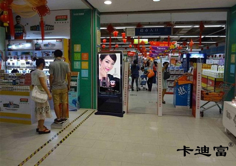 零售业高清液晶广告机案例图 零售业高清液晶广告机案例图