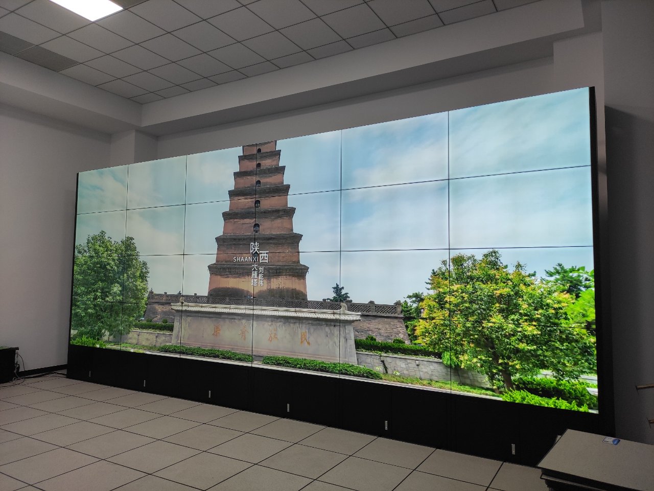 福建55寸188bet金宝搏亚洲下载最佳选择
食品展示交易中心55寸1.7MM 4X6机柜支架安装项目图片展示5 福建55寸188bet金宝搏亚洲下载最佳选择
食品展示交易中心55寸1.7MM 4X6机柜支架安装项目图片展示5