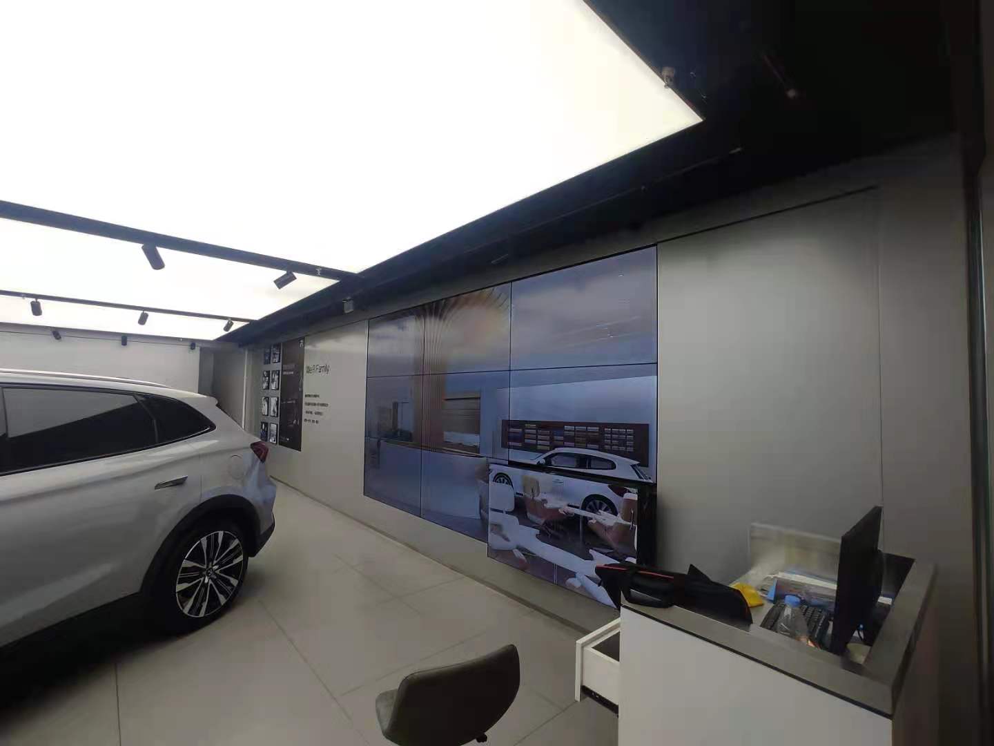 福建福州汽车4S店拼接屏展示图片4 福建福州汽车4S店拼接屏展示图片4