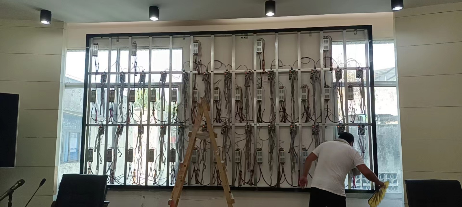 P1.86LED显示屏安装 P1.86LED显示屏安装