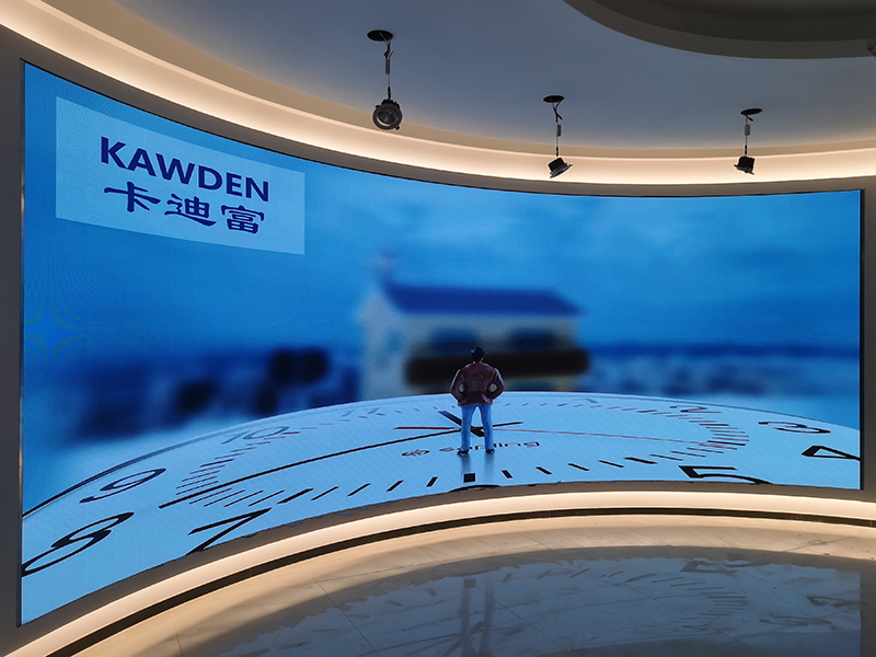 广州P2.0LED显示屏6.08X2.24米+内弧安装图片 广州P2.0LED显示屏6.08X2.24米+内弧安装图片