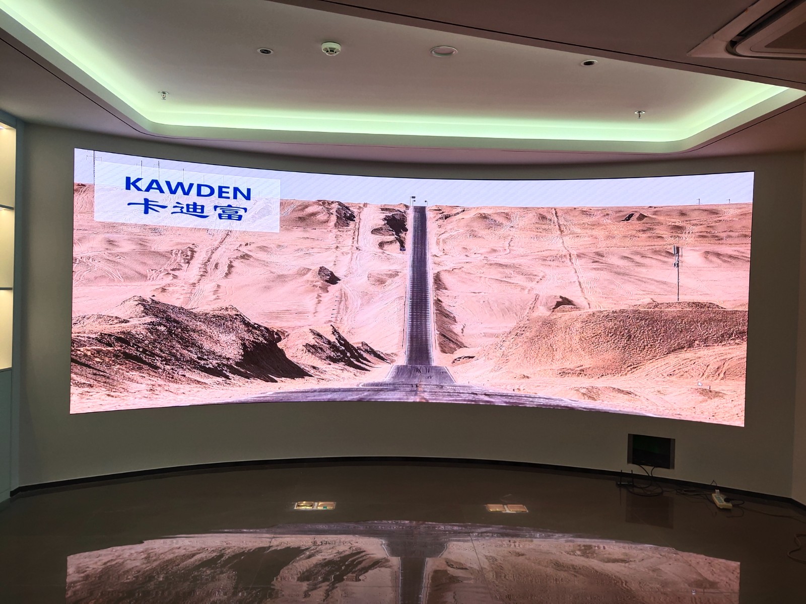 1.25LED全彩屏 长5.28*高1.92米 1.25LED全彩屏 长5.28*高1.92米