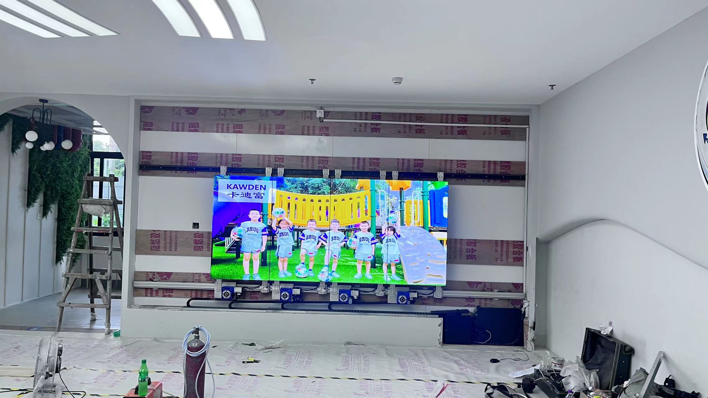 厦门市教育科学研究院附属幼儿园4.7米4块55寸0.88开合屏 厦门市教育科学研究院附属幼儿园4.7米4块55寸0.88开合屏