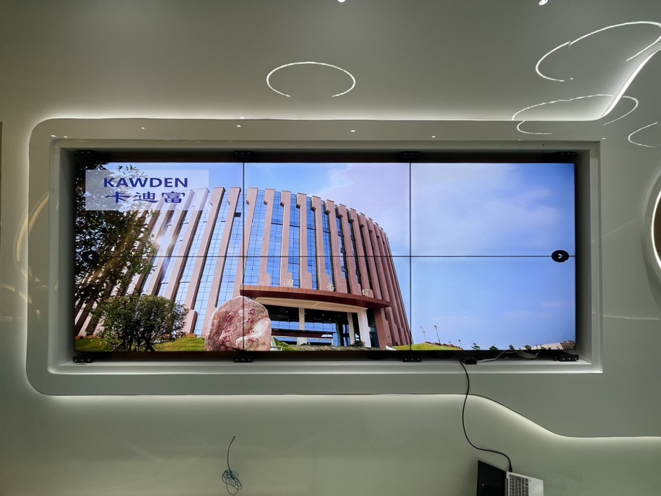 四川省泸州市泸州开放大学49寸3.5MM拼接屏展示 四川省泸州市泸州开放大学49寸3.5MM拼接屏展示