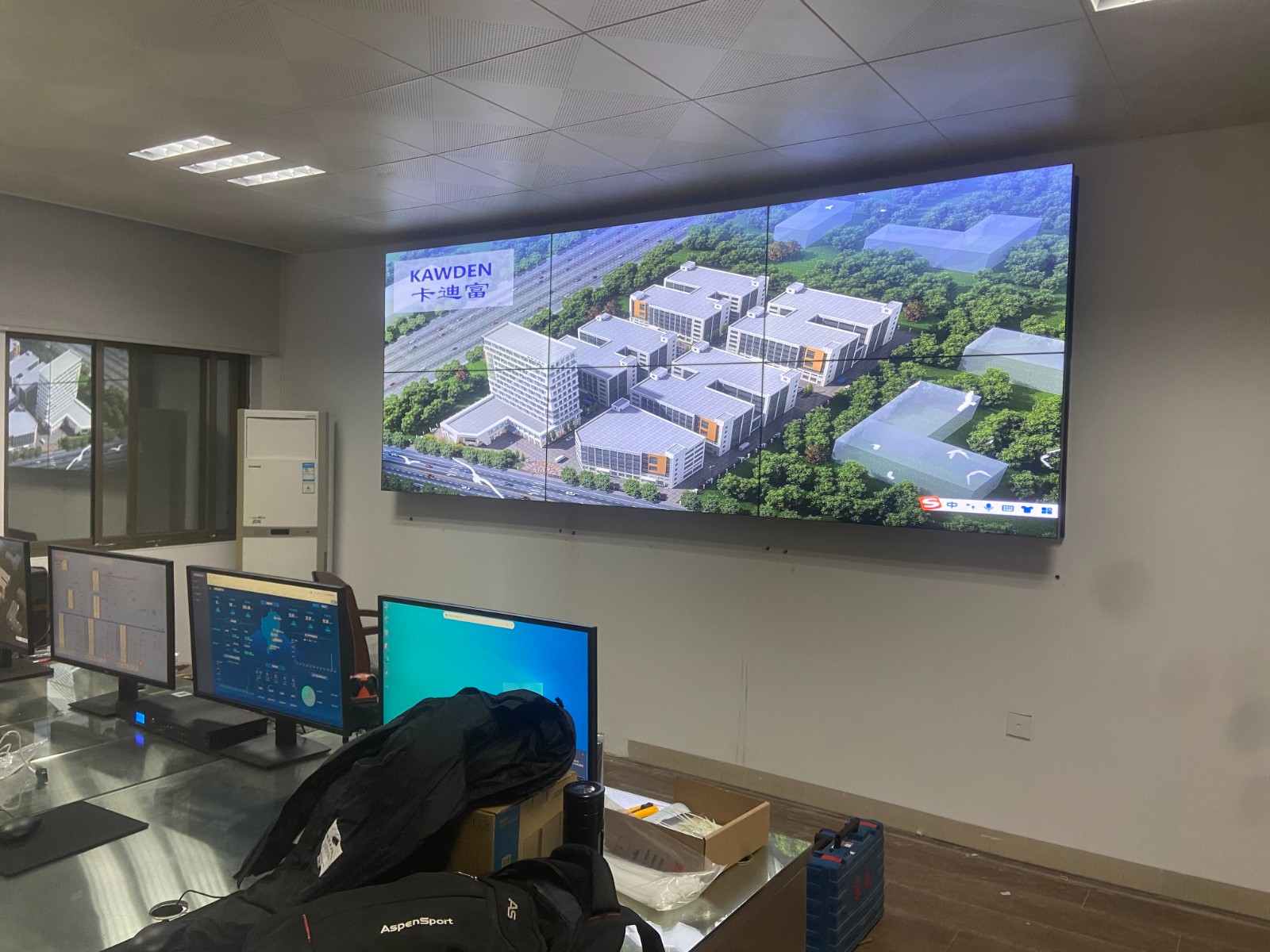 55寸3.5MM拼接屏2行3列+液压支架安装 55寸3.5MM拼接屏2行3列+液压支架安装