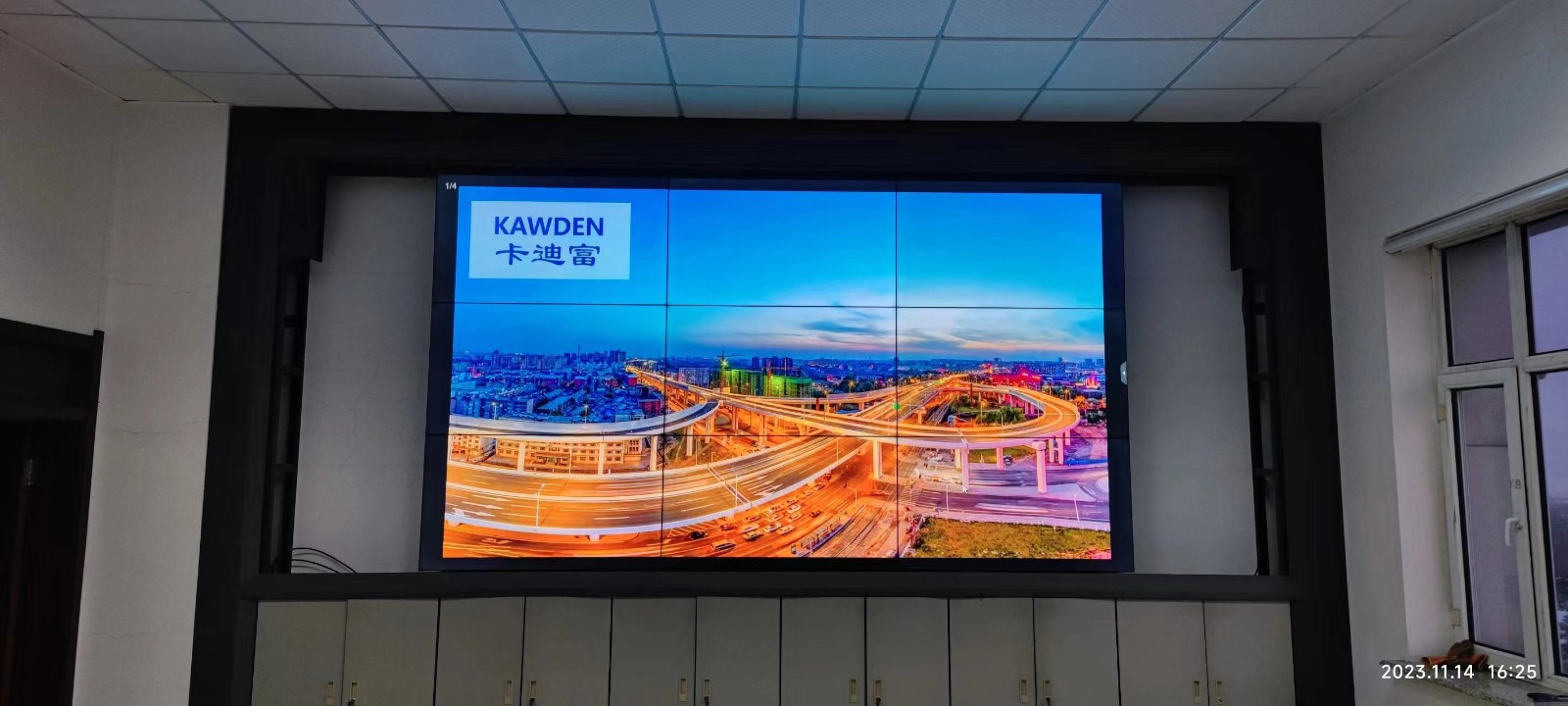 55寸1.7MM拼接屏3行3列+液压支架安装 55寸1.7MM拼接屏3行3列+液压支架安装