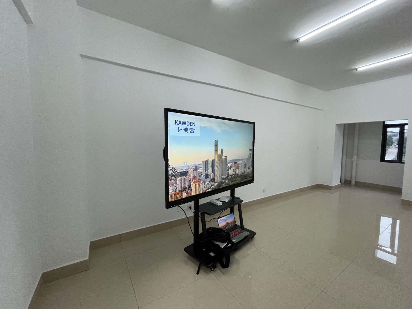 75寸会议一体机图片 75寸会议一体机图片