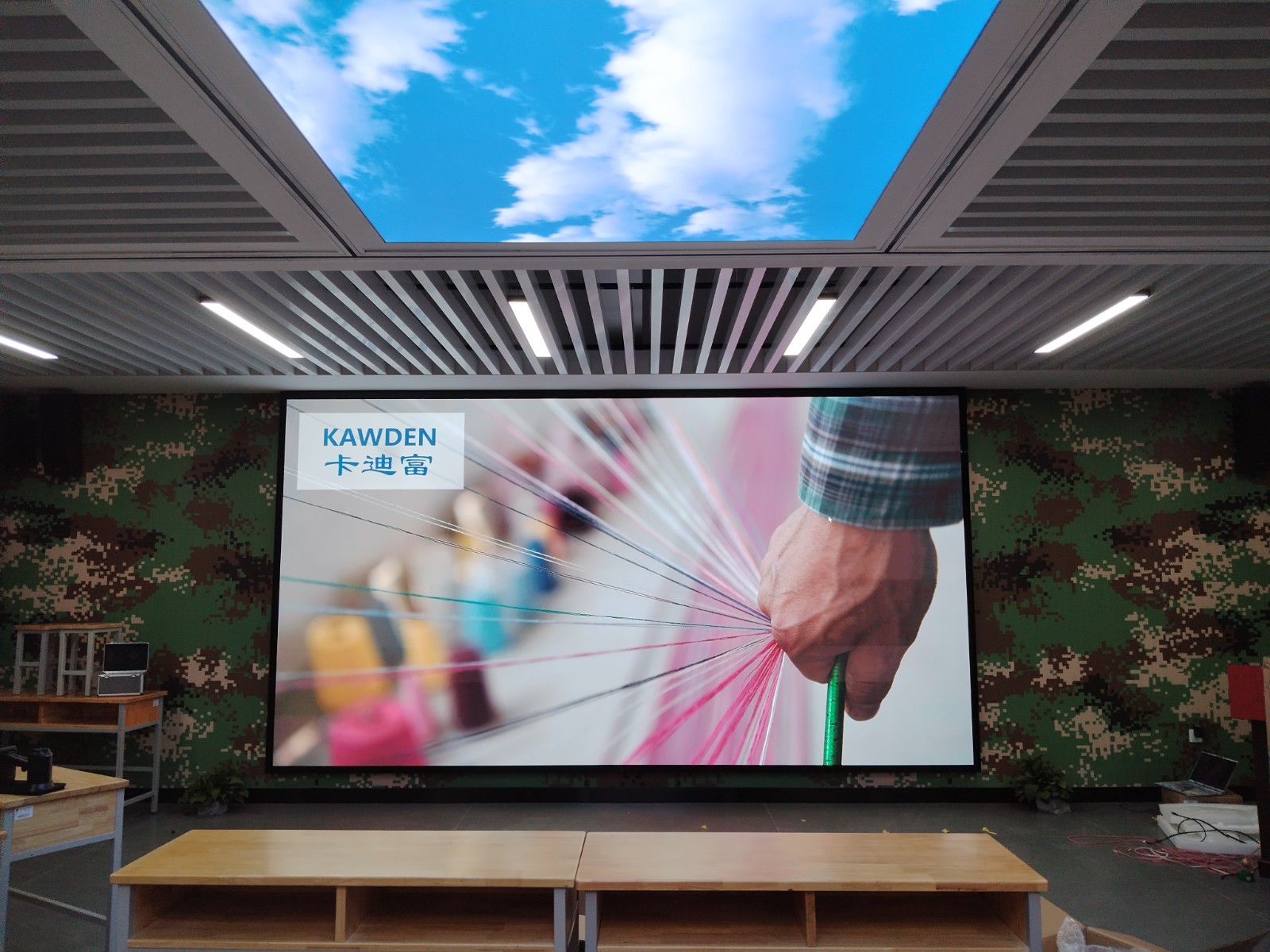 P1.86LED显示屏(4.8x2.56平方) P1.86LED显示屏(4.8x2.56平方)