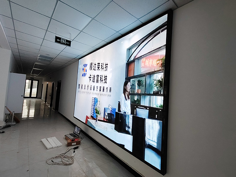 P2.5LED显示屏(右侧面) P2.5LED显示屏(右侧面)