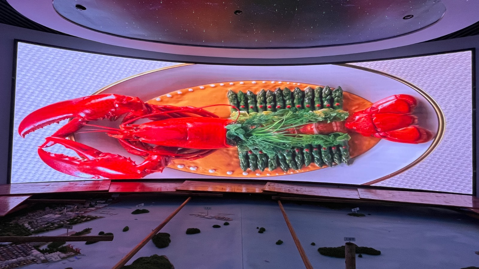 惠州大亚湾石化工业区环保局展厅项目P1.86 LED188金宝搏网页登录注册
图片 惠州大亚湾石化工业区环保局展厅项目P1.86 LED188金宝搏网页登录注册
图片