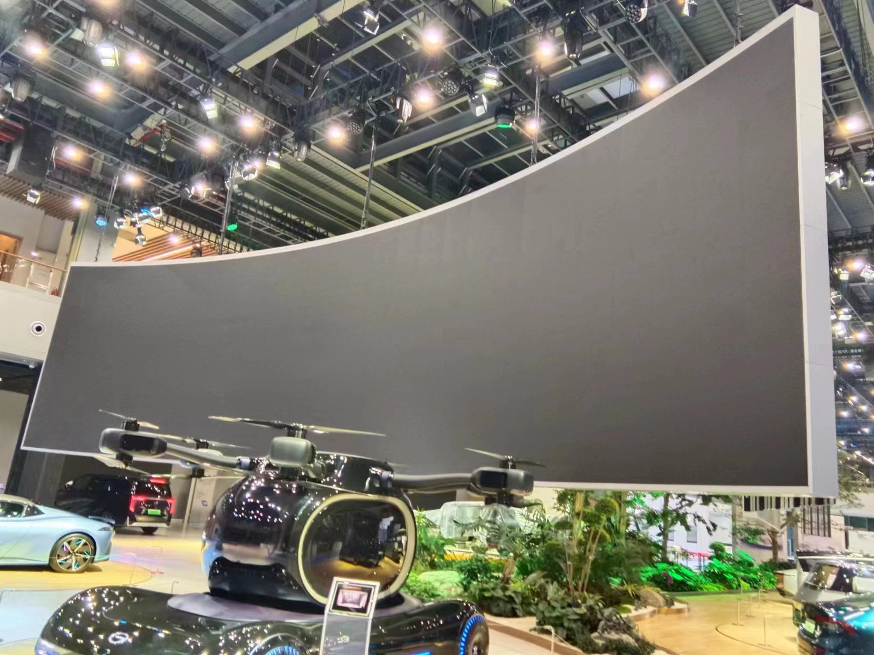 led显示屏大屏安装案例图片 led显示屏大屏安装案例图片