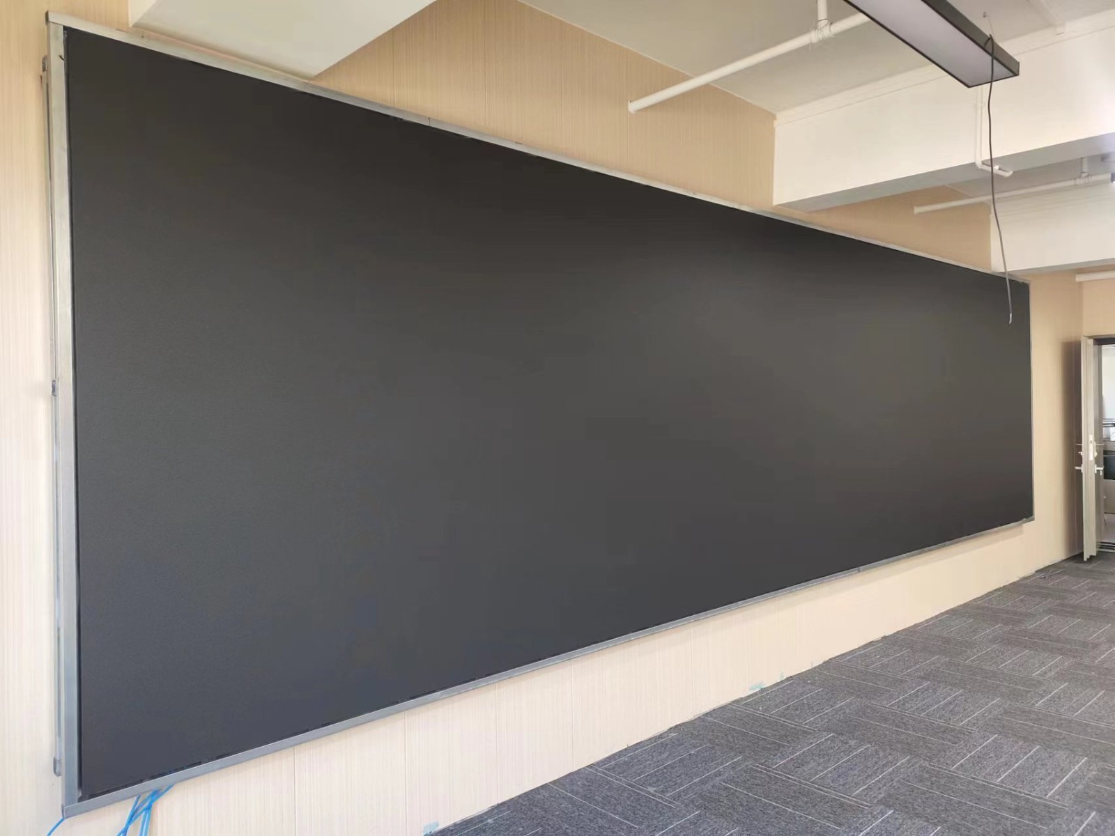 四川省攀枝花市某化妆品项目P2.0 LED全彩屏 四川省攀枝花市某化妆品项目P2.0 LED全彩屏