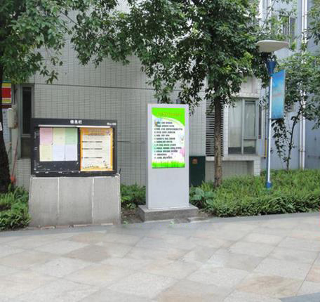 小区路口户外广告机图