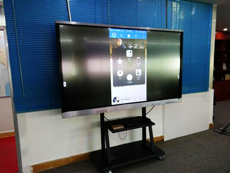 75寸教学触摸一体机展示图片