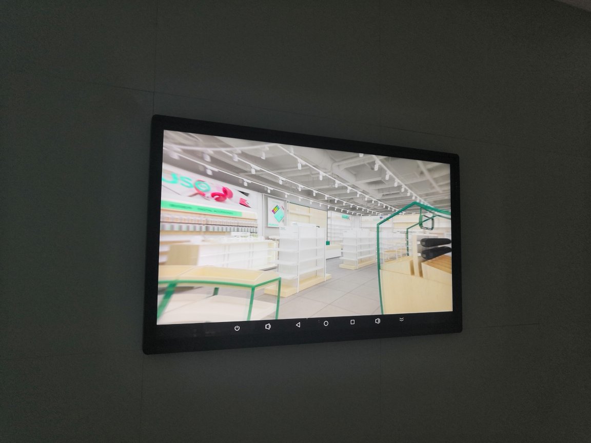 75寸壁挂触摸一体机步行街安装案例图片6