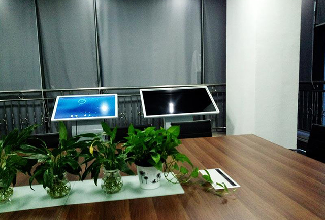 　55寸液晶触摸一体机（卧式）案例图片