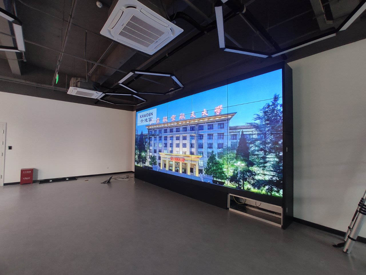 北京航空航天大学55寸3.5mm4X5拼接屏图片2