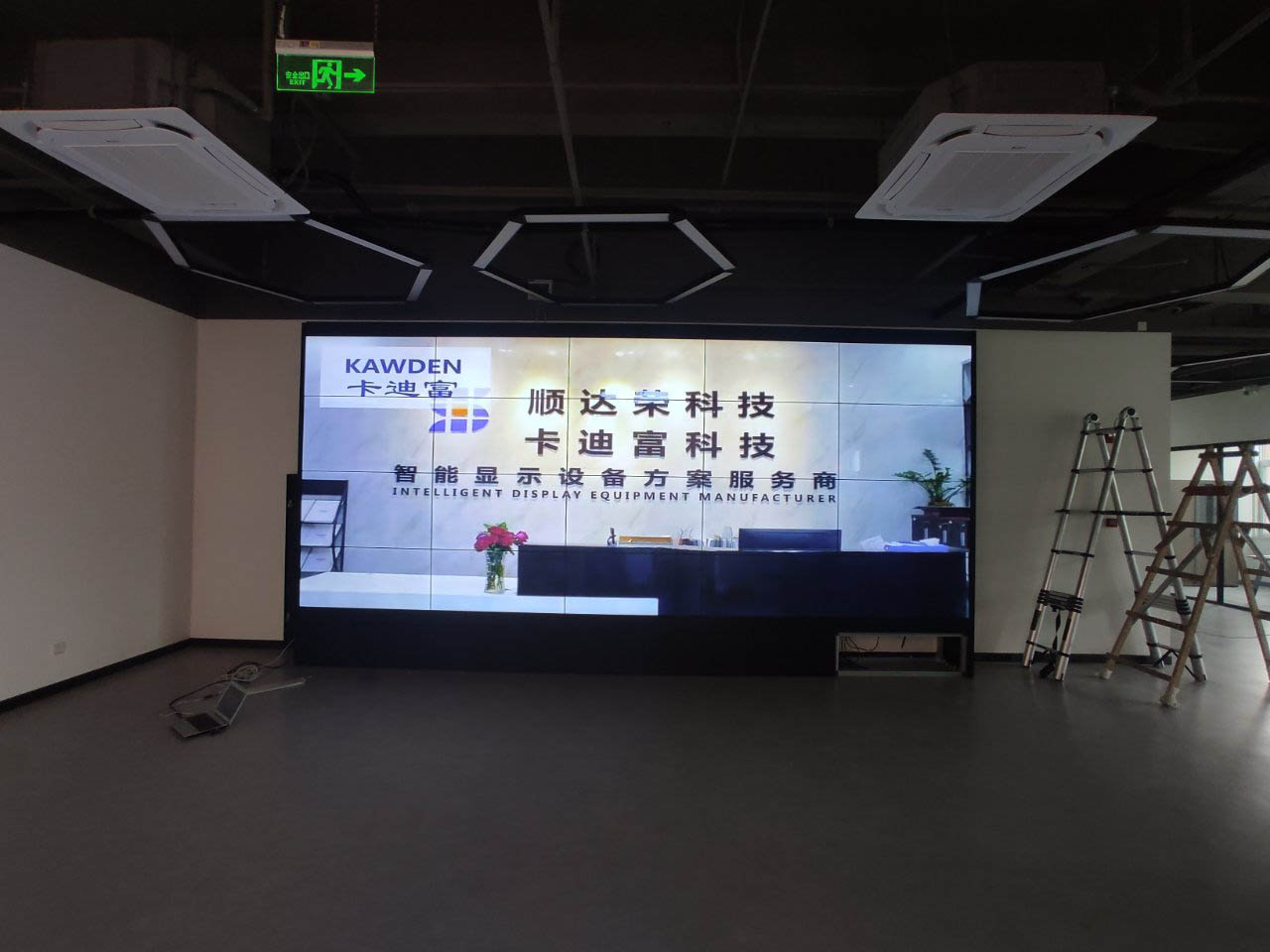 北京航空航天大学55寸3.5mm4X5拼接屏图片5