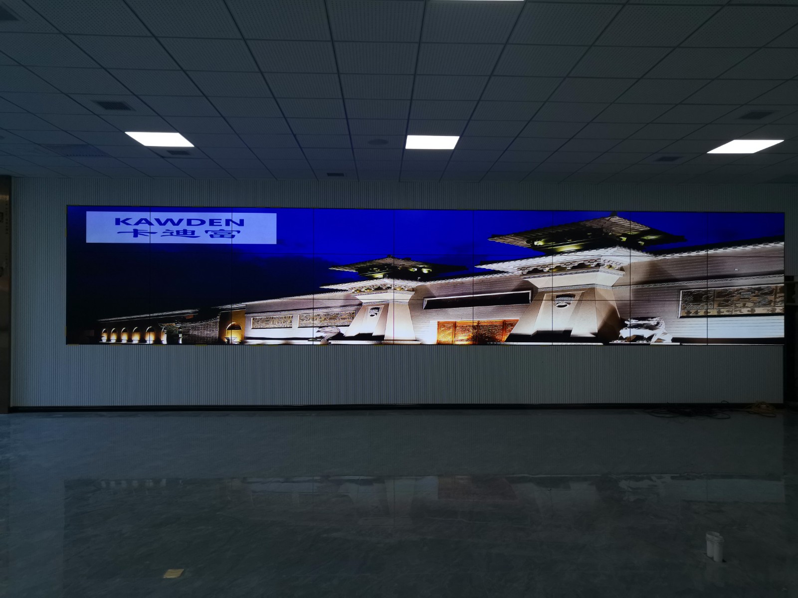 陕西省商洛市中铁12局展厅55寸3.5MM 3行9列落地支架安装188bet金宝搏亚洲下载最佳选择案例图片3