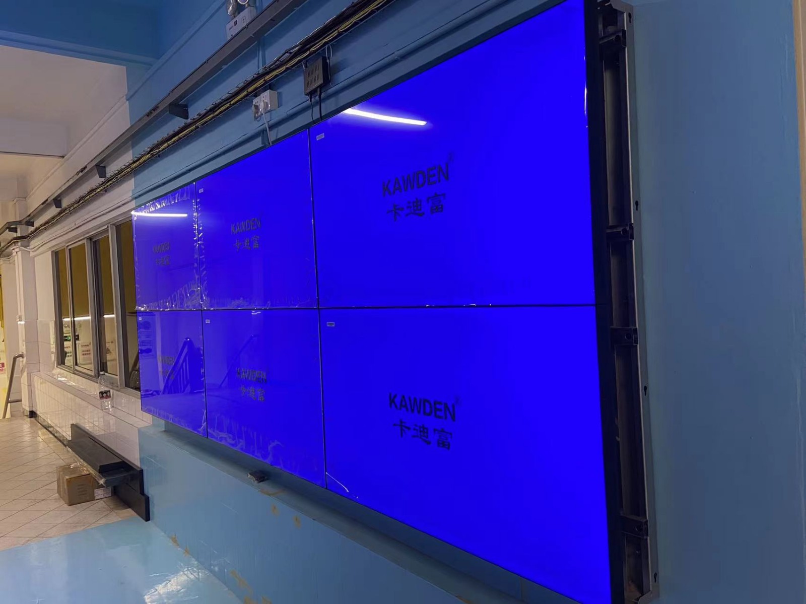 东莞市东城街55寸3.5mm2X3188bet金宝搏亚洲下载最佳选择壁挂钣金包边案例图片