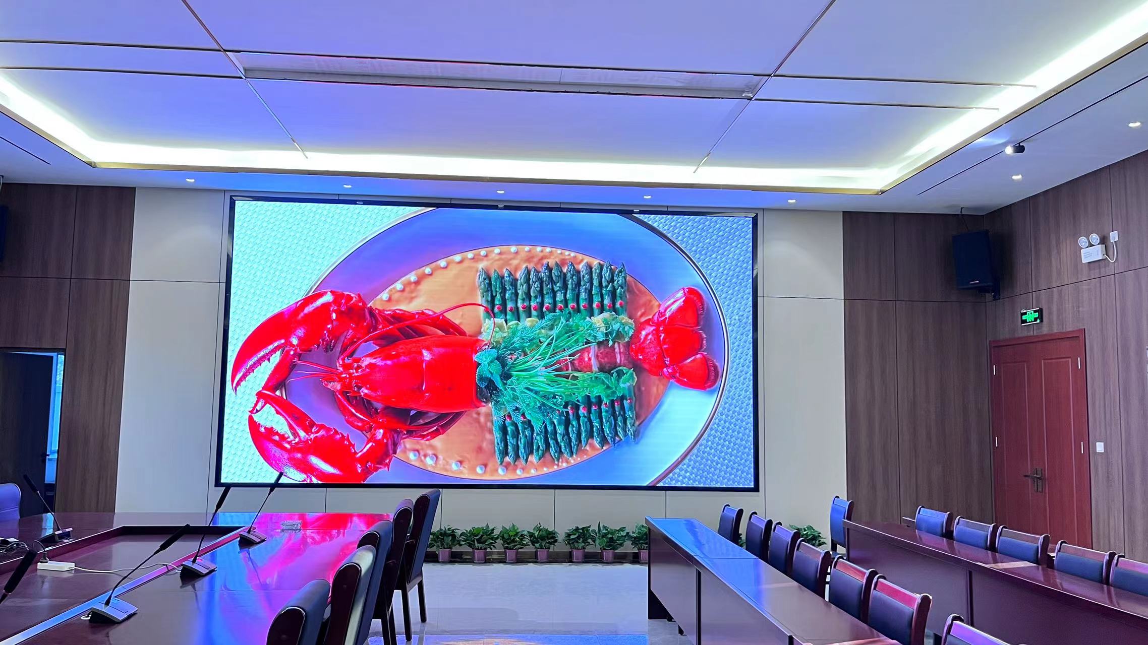 小间距led显示屏