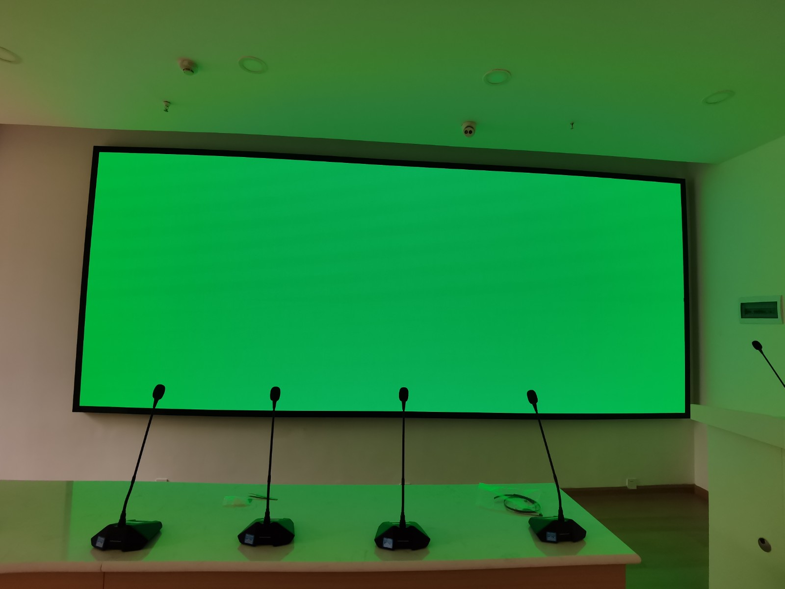 云南临沧市民政局P1.86led显示屏色彩调试3