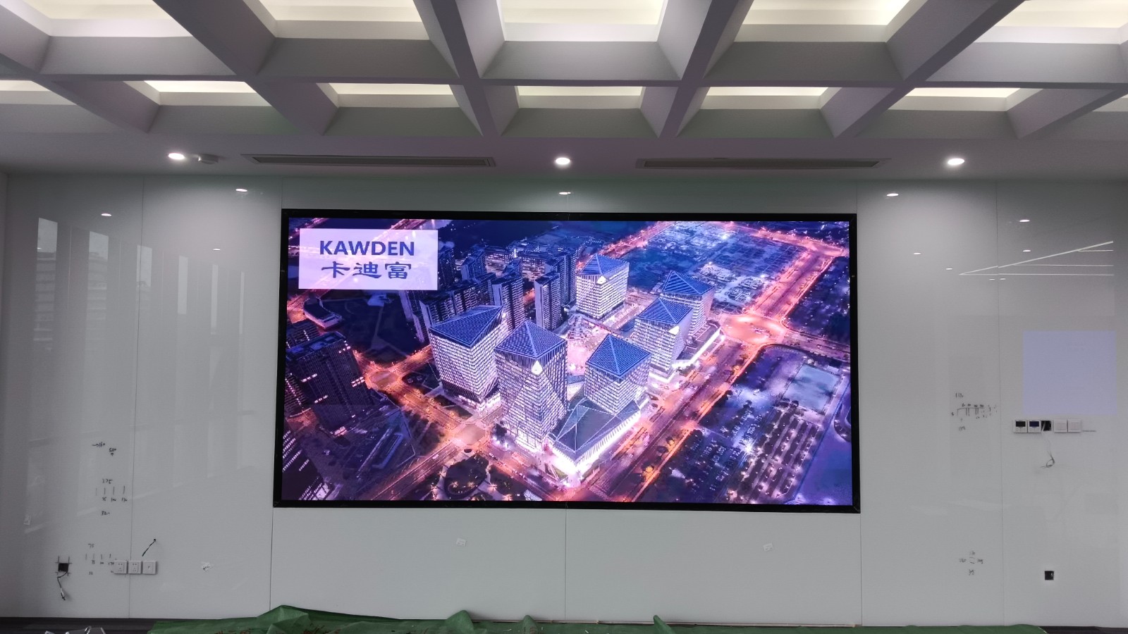 P1.53 LED全彩屏 长3.84米，高1.92米