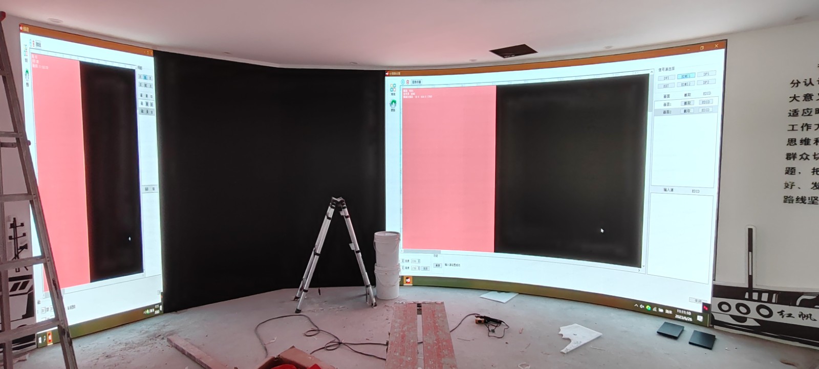 浙江省舟山市P1.53LED显示屏塞拉门LED弧形滑轨屏+43寸红外触摸一体机