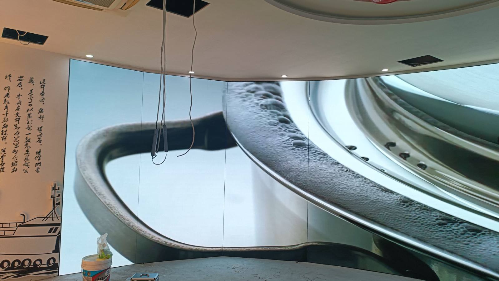 P1.53LED显示屏塞拉门LED弧形滑轨屏图