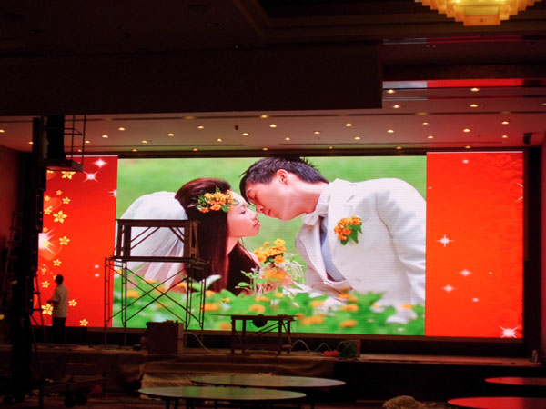 Hotel commercial display case