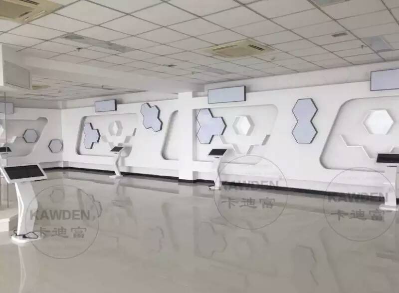 宜宾药品研发中心触摸一体机案例图