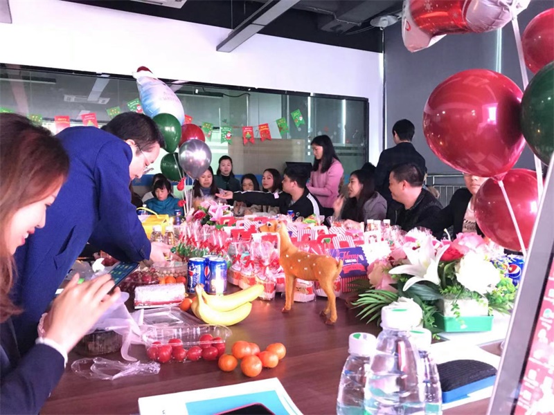 顺达荣圣诞节活动现场