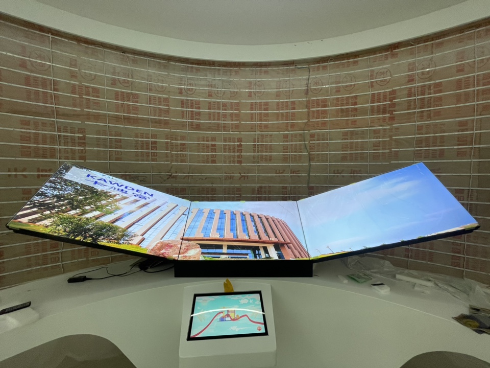 四川省泸州市泸州开放大学49寸3.5MM1X3创意定制拼接屏展示