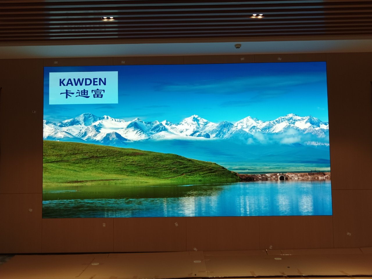 智慧大屏P1.86led显示屏