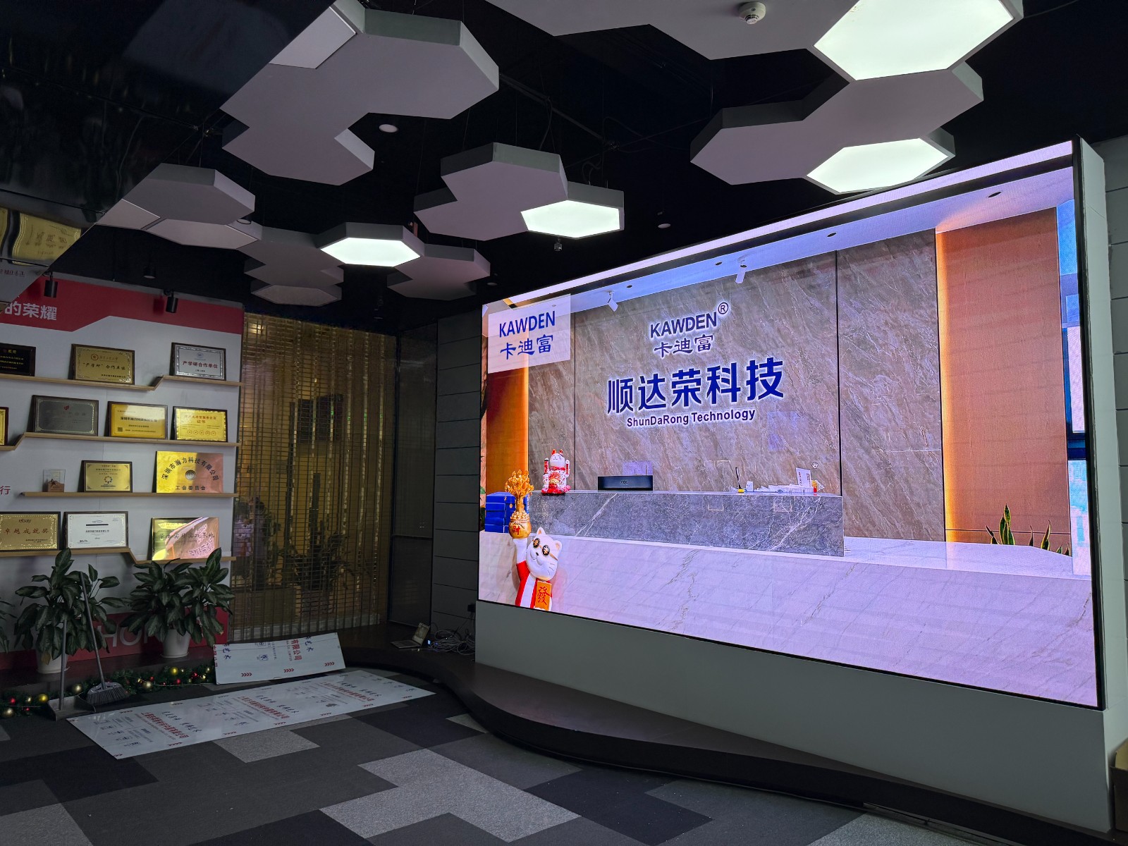 高清晰度、高稳定性的LED显示屏系统